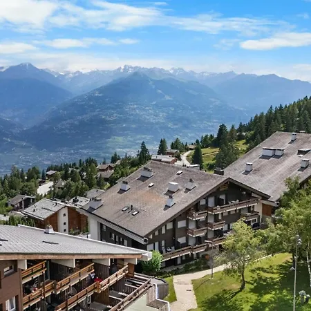 Sagittaire T06 Sur La Place Du Village A Avec Vue Sur Les Alpes אנזיר